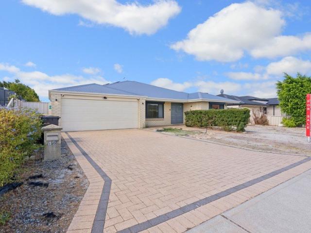 The Ultimate Family Entertainer Theatre, Solar Battery, Smart Living & Huge Patio