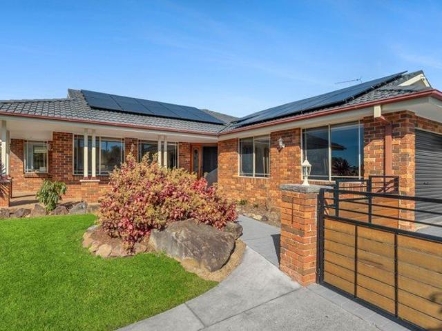 The Ultimate Family Entertainer with Shed & Side Access