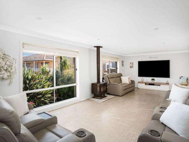 The Ultimate Family Entertainer with Pool & Self Contained Granny Flat