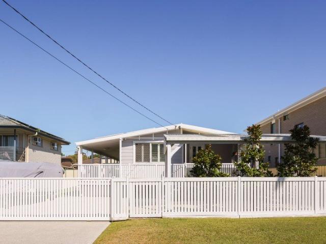 The Ultimate Family Entertainer with Pool & Separate Studio