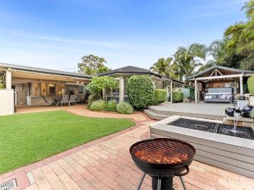 The Ultimate Family Home & Outdoor Retreat Entertain, Relax, Enjoy!