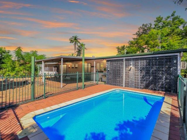 The Ultimate Family Lifestyle Retreat with Pool, Bar & Exceptional Entertaining