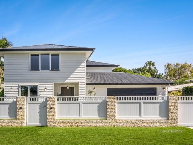 New Large Family Home In The Heart Of Noosa Heads Private & Functional