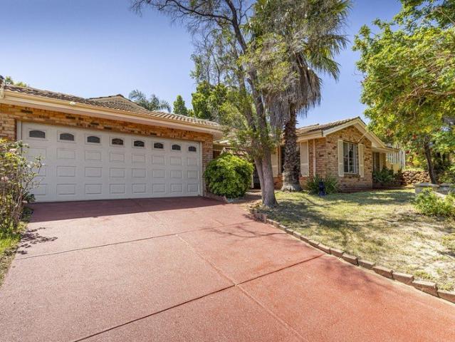 THE ULTIMATE HILLS RETREAT: 5 Bed Family Sanctuary on 1220sqm with Massive Pool & Dream Workshop!