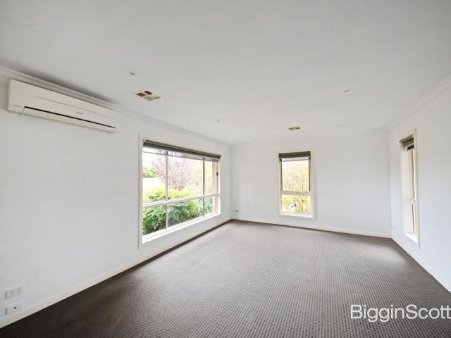 THE ULTIMATE IN TOWNHOUSE LIVING!