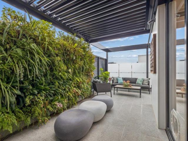 The ultimate indoor outdoor penthouse
