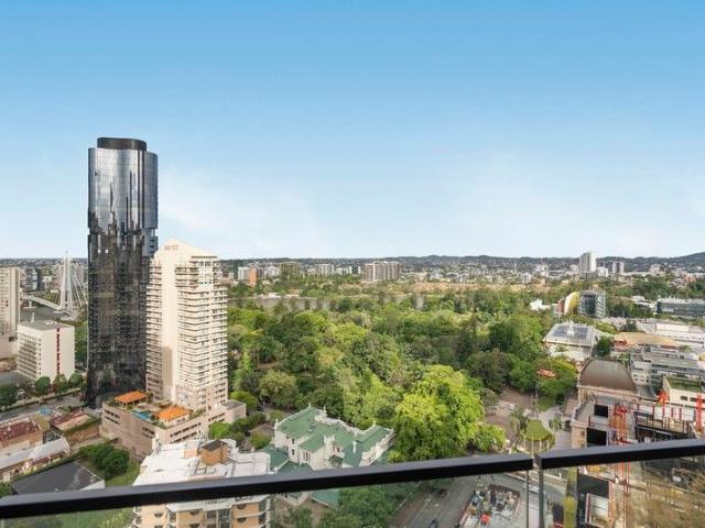 The Ultimate Inner City Abode with River Views in Queens Wharf Residences