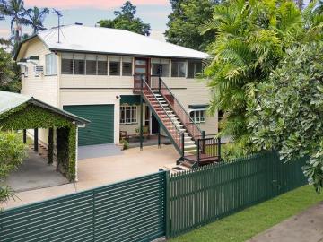 The Ultimate Inner City Sanctuary With Dual Living Income Possibility!