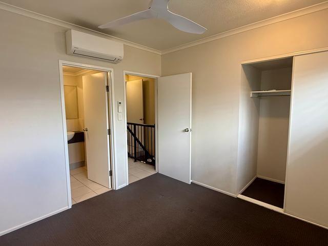 The Ultimate Oversized Townhouse close to the CBD!