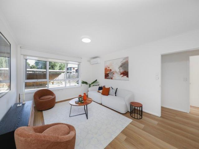 THE ULTIMATE LOW MAINTENACE LUXURY IN A BOUTIQUE BLOCK OF EIGHT!