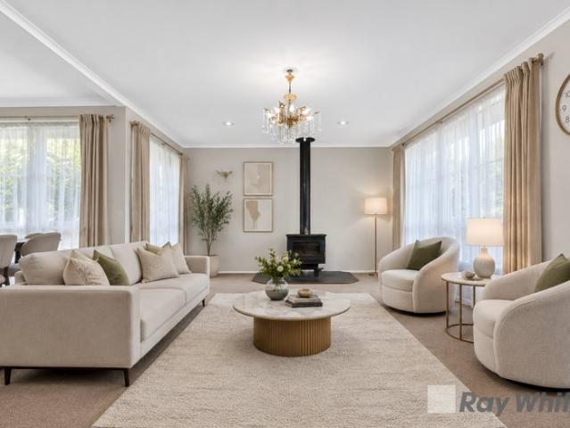 The Ultimate Lifestyle, Space & Serenity on a Massive 853m² of Expansive Family Living!