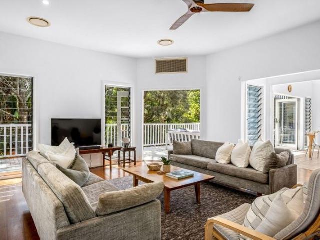 The Ultimate MacMasters Beach Retreat
