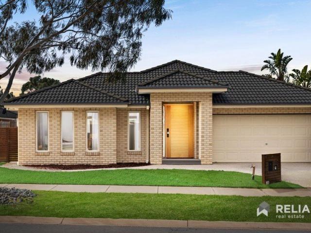 The Ultimate Sanctuary Lakes Lifestyle on 742m² Space, Style & Poolside Luxury