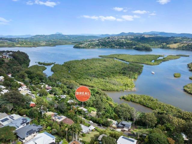 The Ultimate Split Level Retreat with Iconic Panoramic Views