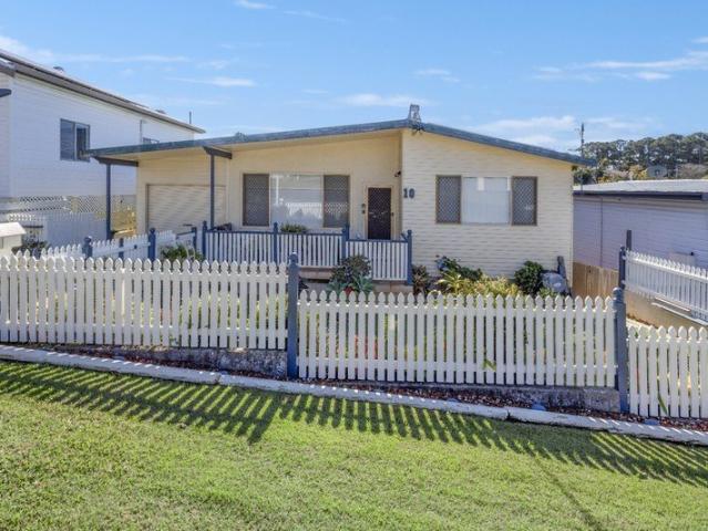 The Ultimate Summer Entertainer in the Heart of West Kempsey