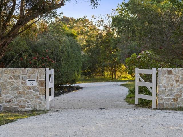THE ULTIMATE SURF COAST LIFESTYLE PROPERTY