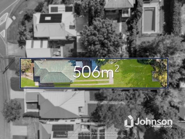THE ULTIMATE RENOVATOR IN SOUGHT AFTER NEIGHBOURHOOD!