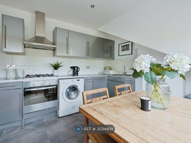 The Vale, London W3, 2 bed flat to rent, £3,000 pcm | PrimeLocation