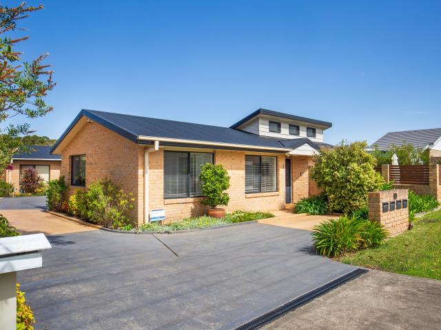 The Villa Immaculate Townhouse Close to the Beach NO STRATA