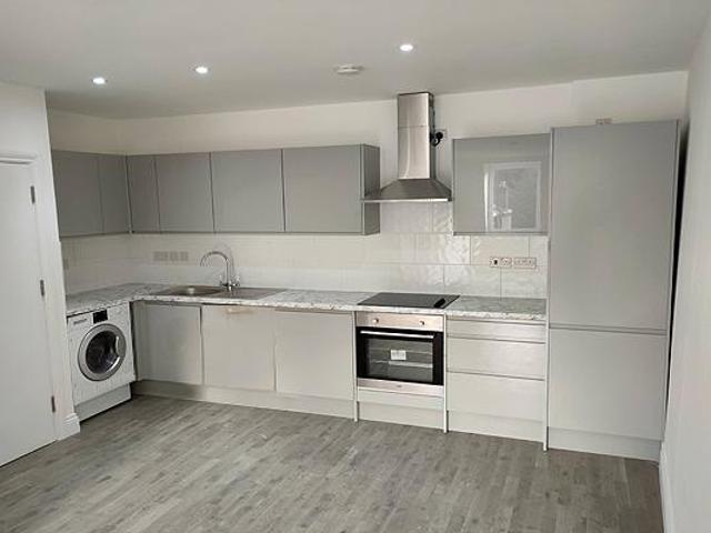 The Village, London SE7 2 bed flat to rent £2,000 pcm £462 pw