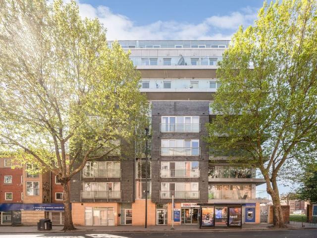 Theatro Tower, Greenwich, London SE8, 3 bed flat to rent, £3,200 pcm | PrimeLocation