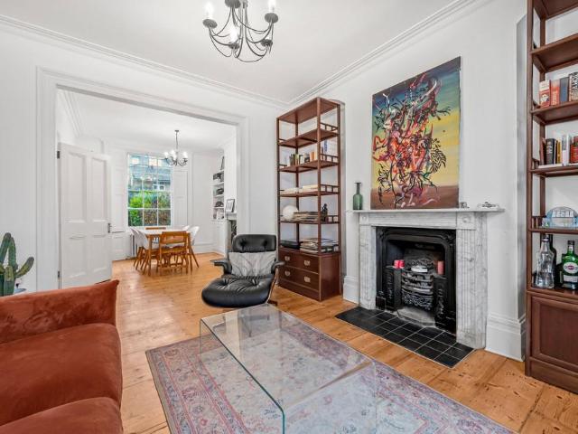 Theberton Street, Islington, London, N1 4 bed terraced house to rent £8,500 pcm £1,962 pw