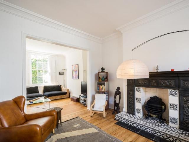Theberton Street London N1 3 bed end of terrace house to rent £6,912 pcm £1,595 pw