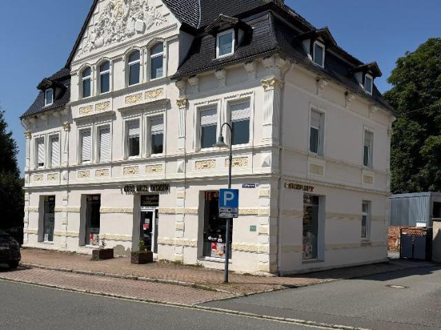 Theißen Zeitgemäß und komfortabel im modernisierten Baudenkmal wohnen! Inkl. Stellplatz direkt am Haus mit nur weiteren 4 Wohnungen