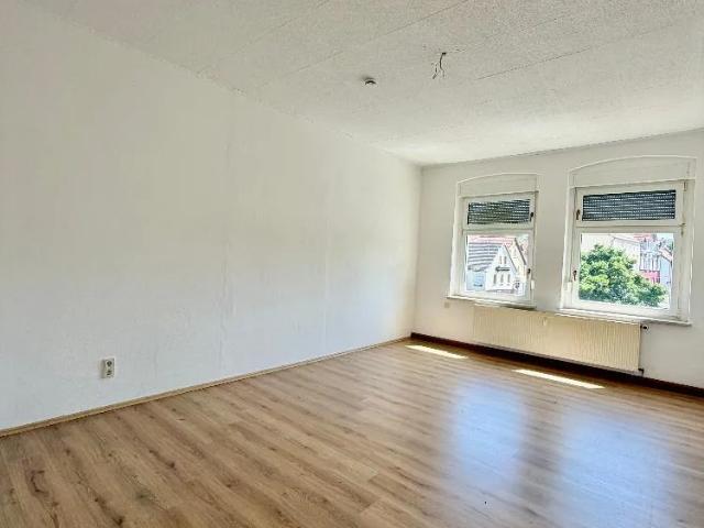 Theißen Starthilfe: 1 Monat Kaltmieterlass! Wunderbar wohnen in Theißen. mit Stellplatz.