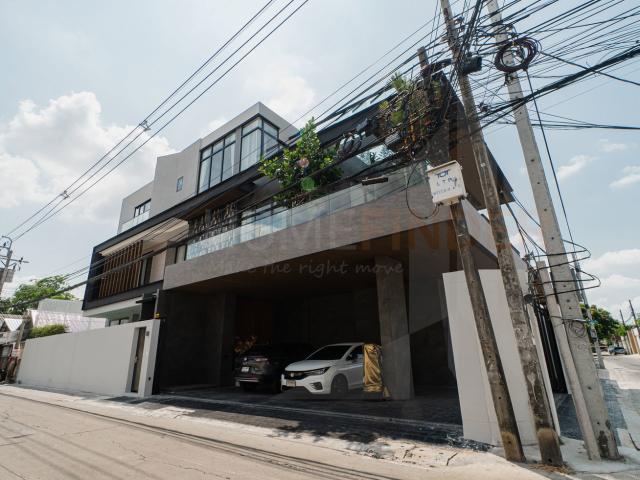 เทียร์ร่า ลาดพร้าว 5 bedrooms, for sale