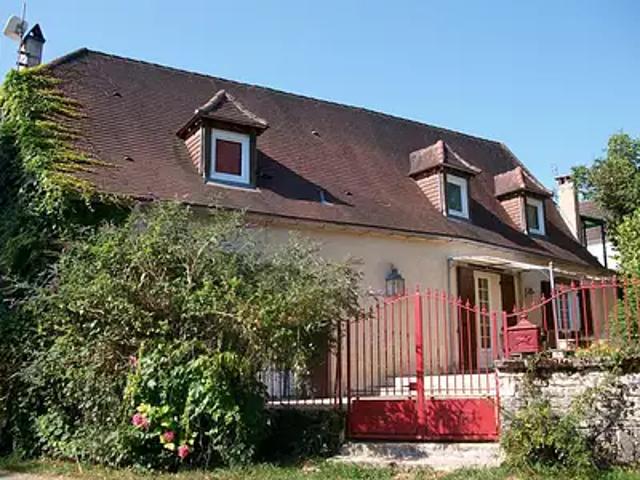 Thenon 24210 Achat / Vente maison 7 pièces t7 piscine jardin