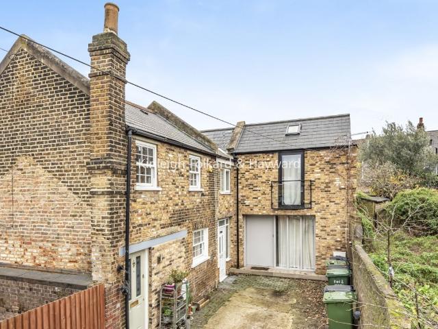 Theodore Road, Hither Green, London SE13, 2 bed detached house to rent, £2,200 pcm | PrimeLocation