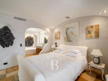 THEOULE SUR MER VILLA PIED DANS L'EAU