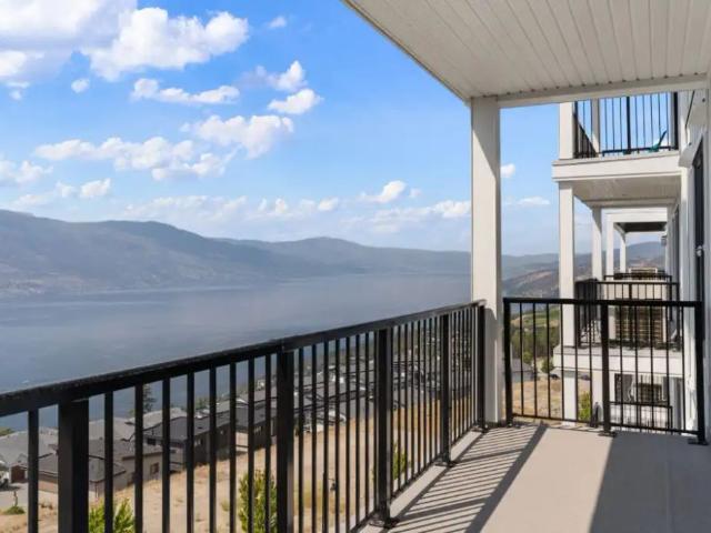 Thera — 1 Bedroom 1.5 Bathroom