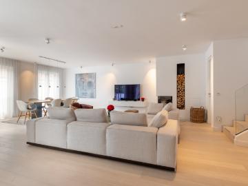 Therese: Exquisites, voll möbliertes Penthouse mit Roofgarden