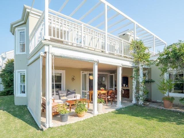 Thesen Island Furnished 4 Bedroom Home