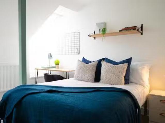 Thesiger Street 12 Bedroom House