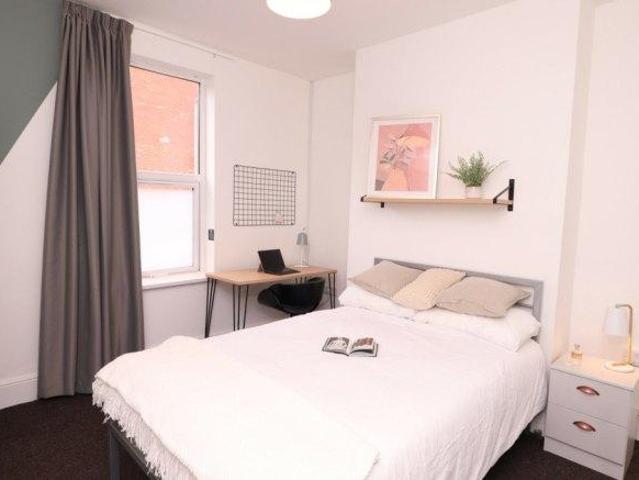 Thesiger Street 5 bed house share to rent £1,840 pcm £425 pw