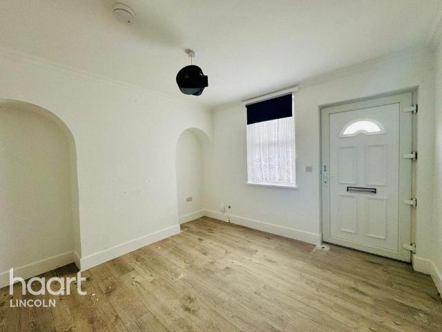 Thesiger Street, Lincoln 2 bed terraced house to rent £895 pcm £207 pw