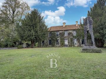Thiverval Grignon – Propriété ancienne – 550 m² habitables – 7 chambres