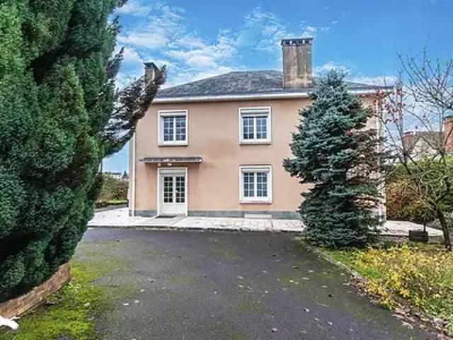 Thiviers 24800 Achat / Vente maison 8 pièces t8 au dernier étage parking