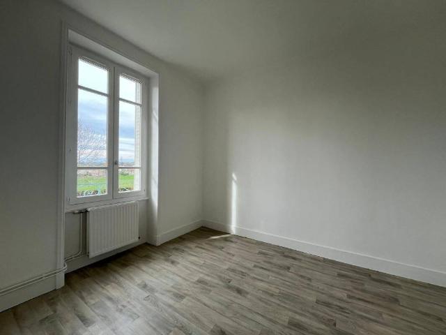 THIZY LES BOURGS APPARTEMENT T4