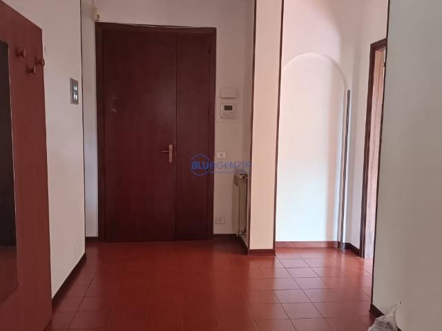 Thiene ZONA CARABINIERI AFFITTASI APPARTAMENTO COMPLETAMENTE ARREDATO CON GIARDINO CONDOMINIALE