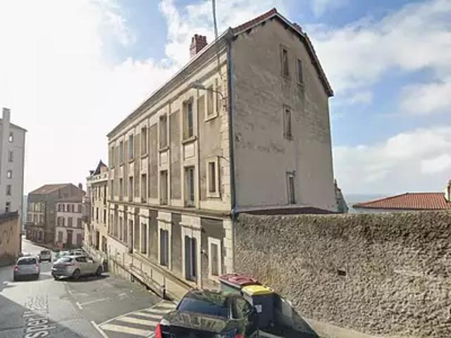 Thiers 63300 Achat / Vente appartement 2 pièces t2 au dernier étage cave