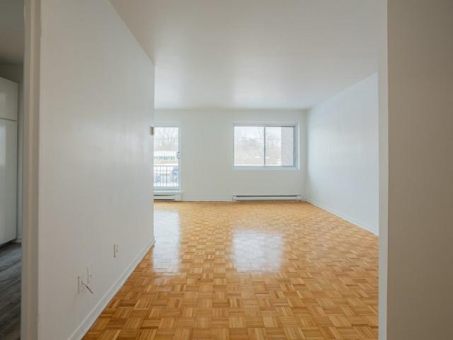 Thimens 2 Bedroom Apartment for Rent at 2700 Boul Thimens, Saint Laurent, QC H4R 2C4