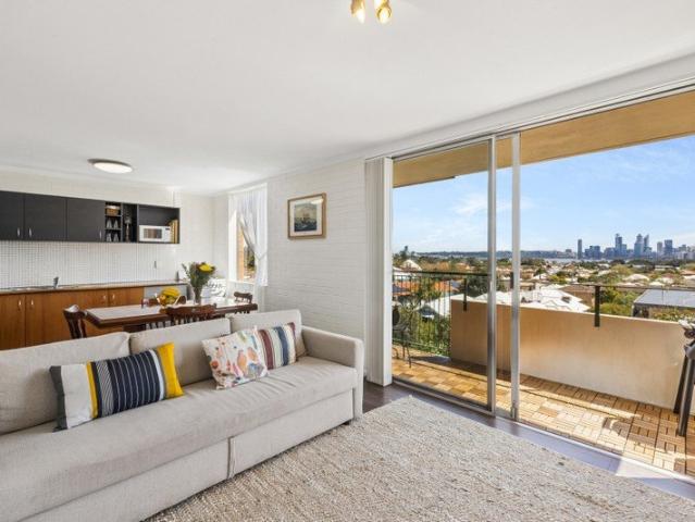 THINK YOU'VE SEEN EVERY VIC PARK APARTMENT?!