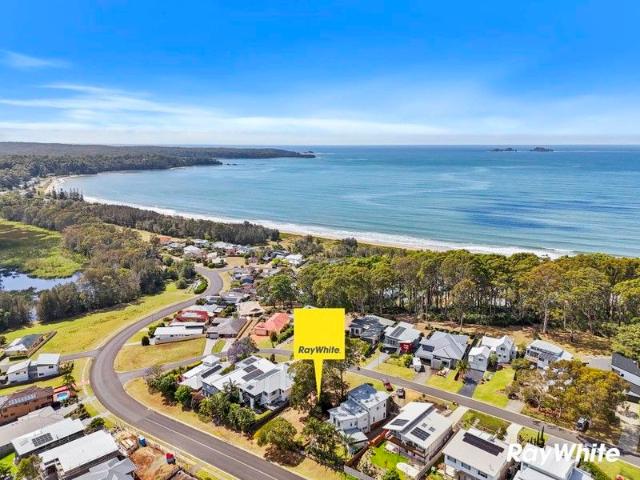 THINKING OF A SEA CHANGE? BUILD YOUR DREAM HOME ON ME!
