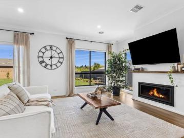 Thinking of selling? Contact our agent