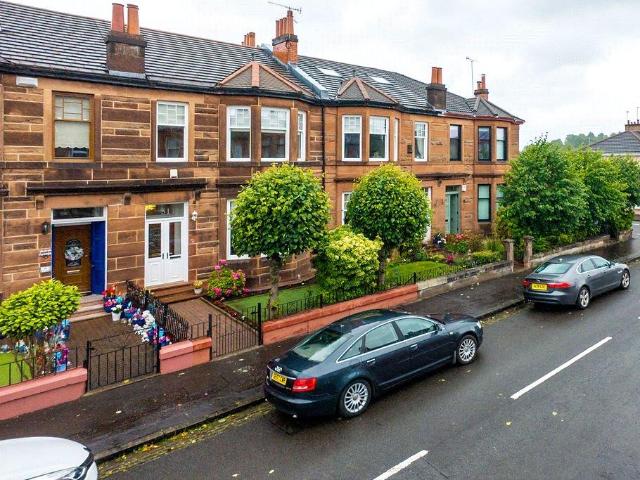 Third Avenue, Glasgow, G44 3 bed terraced house to rent £1,895 pcm £437 pw