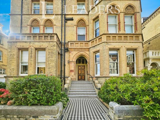 Third Avenue, Hove, BN3 1 bed flat to rent £1,275 pcm £294 pw